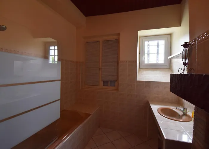 Maison A La Campagne Pour 8 Personnes - Clevacances 3 Cles *