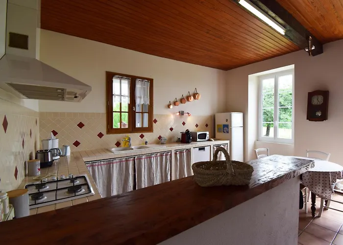 Maison A La Campagne Pour 8 Personnes - Clevacances 3 Cles